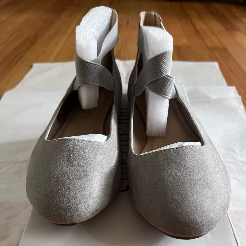 BNIB Women’s Dream Pair Flats Sz 9